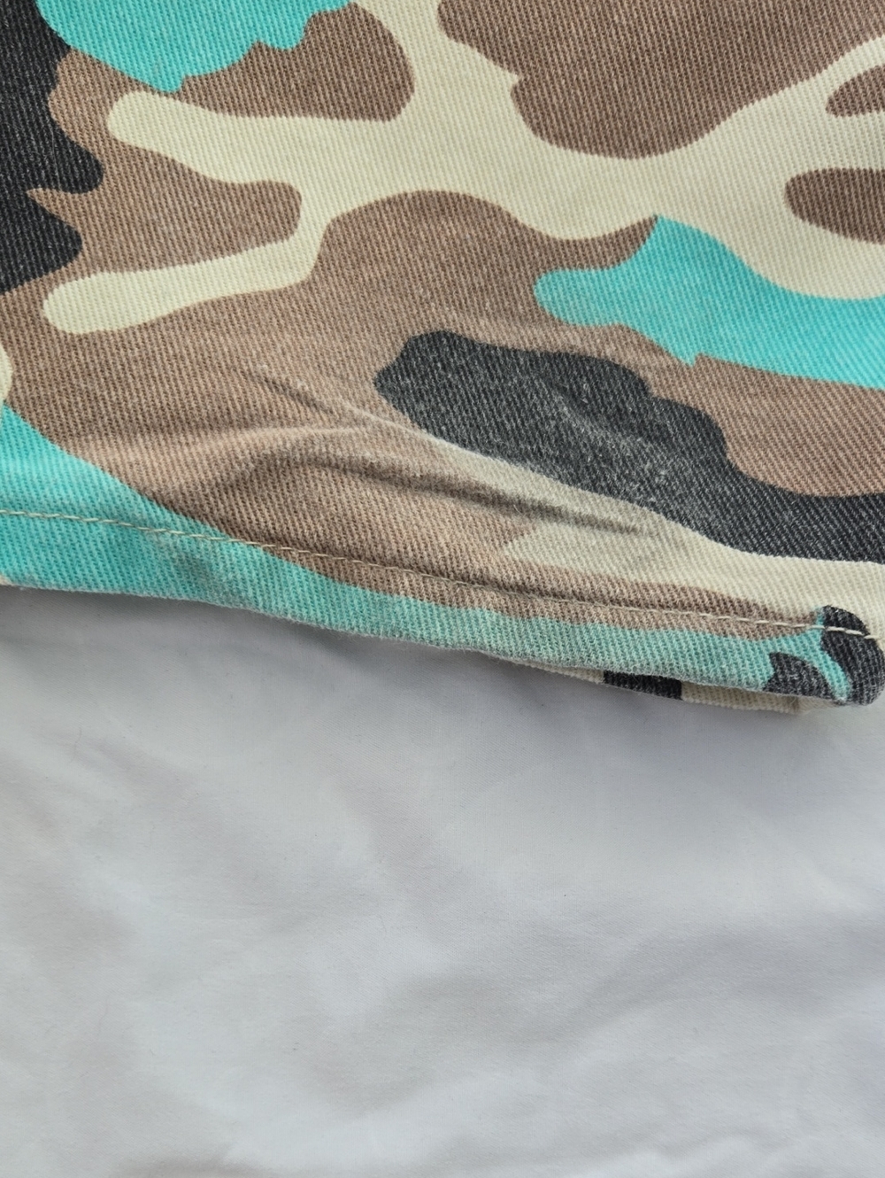 Men's Cool Unusual Turquoise Colored Camo Jeans W38 L29.5/30 100% Cotton. - Picture 5 of 7